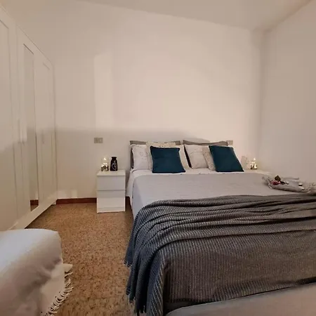 Estivo Levante - -rn- アパート